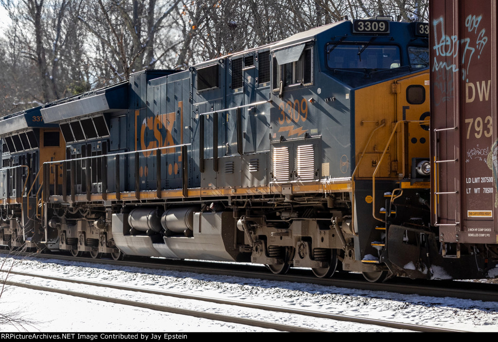 CSX 3309 trails on M436 (Selkirk to Worcester/ Framingham) 